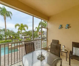 Photo 2 - Punta Gorda 3-Bedroom Canalfront Vacation Condo with Dock