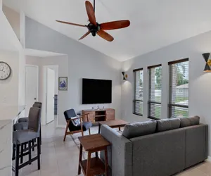 Photo 5 - Sunset Oasis Englewood 2 Bedroom Private Pool Home Fully Fenced Yard- Dog friendly