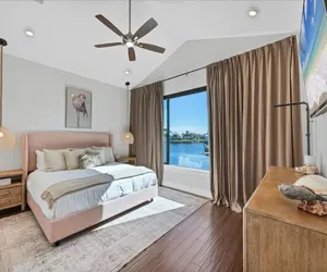 Photo 4 - 4 bedroom home with a private pool!