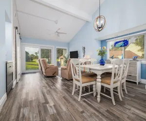 Photo 3 - Beautifully Decorated townhome in Sugar Mill NSB