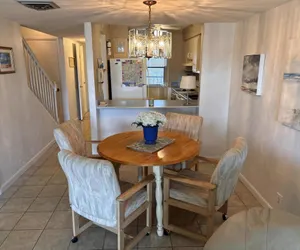 Photo 5 - Vantage Pointe #408