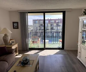 Photo 4 - Vantage Pointe #408