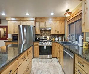 Photo 3 - Tamarack 8