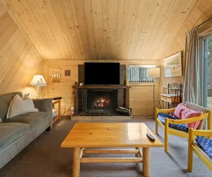 Photo 3 - Pole House 99