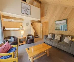 Photo 2 - Pole House 99