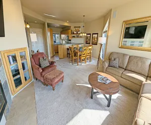 Photo 2 - Mt Bachelor Village 324 A SR