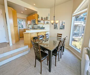 Photo 2 - Mt Bachelor Village 328