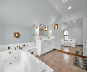 Photo 4 - Yellow Pine 10