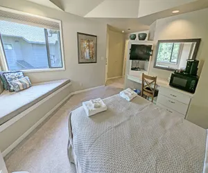 Photo 3 - Mt Bachelor Village 424 B SR