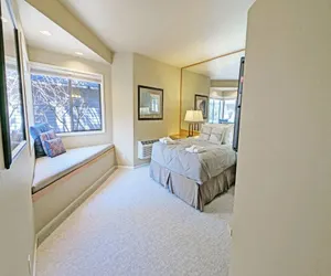 Photo 3 - Mt Bachelor Village 331 B