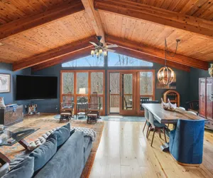 Photo 2 - 'Beech Front' Retreat with Hot Tub & Ski Slope Views