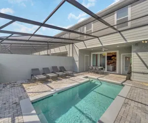 Photo 5 - 5 Bedroom Townhome With Private Splash Pool!