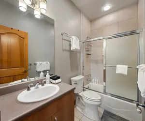 Photo 5 - Ski Inn Condo