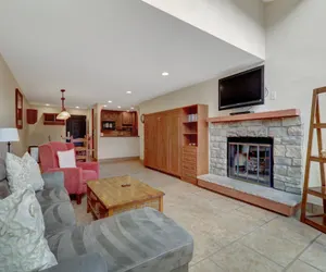 Photo 5 - VS551 Village Square 1 Br 1 Ba