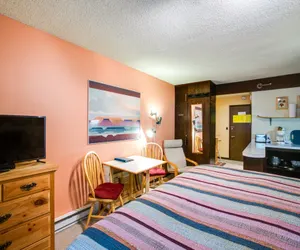 Photo 2 - 46SLL - Convenient - Economical - WiFi - Sleeps 2