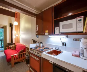 Photo 2 - 56SLL - Fireplace - Inexpensive - Kitchenette - Sleeps 4