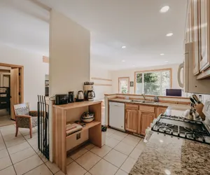 Photo 4 - 70MBR- Hot Tub - BBQ - Wi-Fi - Pets Ok - Sleeps 8