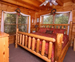 Photo 5 - Enourmous Luxury Mountain Cabin