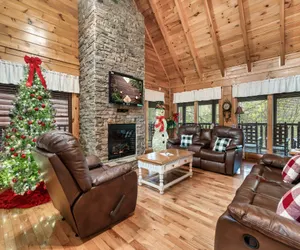 Photo 4 - Spacious Mountain Cabin Perfect for Relaxing