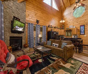 Photo 4 - Luxurious Family Mountain Cabin