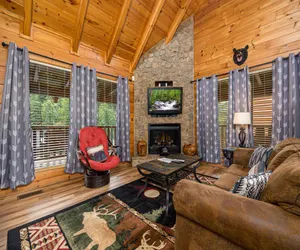 Photo 2 - Luxurious Family Mountain Cabin