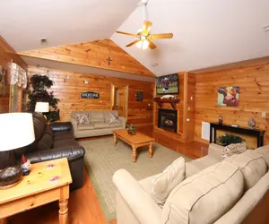 Photo 5 - Spacious Chalet for your Mountain Retreat