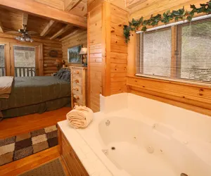 Photo 5 - Charming Cabin Minutes Away from Great Smoky Mountains National Park