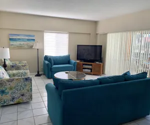 Photo 3 - Island House Beach Resort 12N