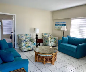 Photo 2 - Island House Beach Resort 12N