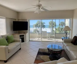 Photo 2 - Island House Beach Resor 13N