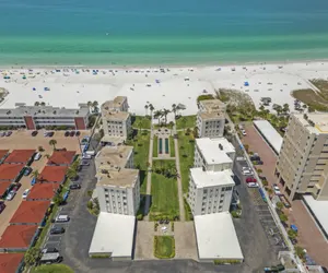 Photo 4 - Island House Beach Resort 14S
