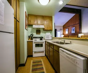 Photo 3 - Summit 277 Pet-Friendly, Open Floor Plan, Walk to the Slopes
