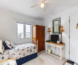 Photo 4 - Beauty & The Beach-8B