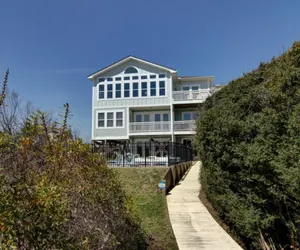 Photo 4 - Full Circle