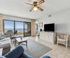 Photo 2 - Ocean View Condo, Easy Acces to the Pool and Private Walkway to the Beach