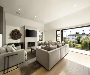 Photo 3 - 2204 Waterfront Dr