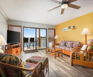 Photo 4 - Lovely Oceanfront 2nd Fl Condo w private lanai and Kona sunsets