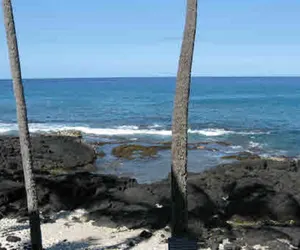 Photo 2 - Beautiful Hawaiian Oceanfront Condo w private lanai and ocean breezes