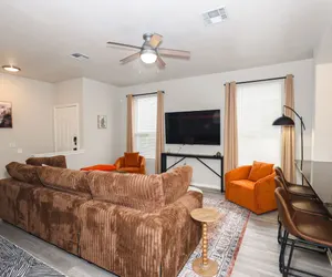 Photo 5 - Pet-Friendly, Patio, Games & Near Sixth Street