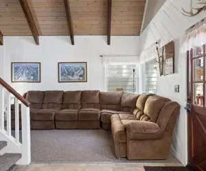 Photo 2 - Sleepy Hollow Cabin: Family friendly! Close to slopes!