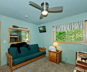 Photo 5 - Modern 3BR Retreat Perfect for Family Getaway w / EV Charger / High Speed Wifi