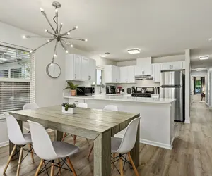 Photo 3 - Oak Grove Bungalow