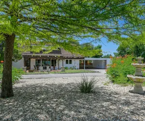 Photo 4 - Road Runner Lodge