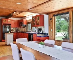 Photo 3 - Road Runner Lodge
