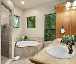 Photo 4 - Lakeway Hillside Haven