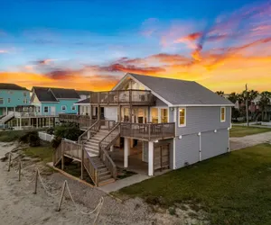 Photo 2 - 'Horizon Haven' - Beachfront Escape!