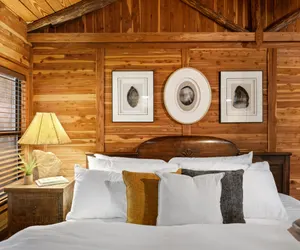 Photo 4 - Sunrise Lodge on Lake Travis