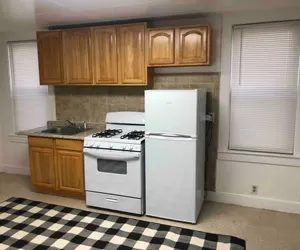 Photo 4 - Private 2-bedroom apartment with direct bus to NYC Manhattan only a 5-minute walk away