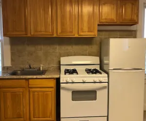 Photo 3 - Private 2-bedroom apartment with direct bus to NYC Manhattan only a 5-minute walk away