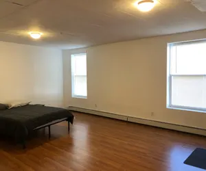 Photo 5 - Large and private apartment can sleep up to 8 people comfortably with direct NYC Manhattan train only 5 minute walk away